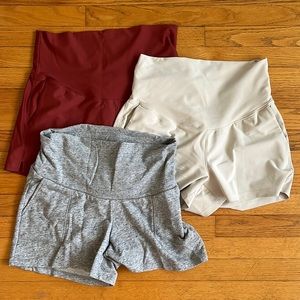 Lot of Maternity OLD NAVY shorts